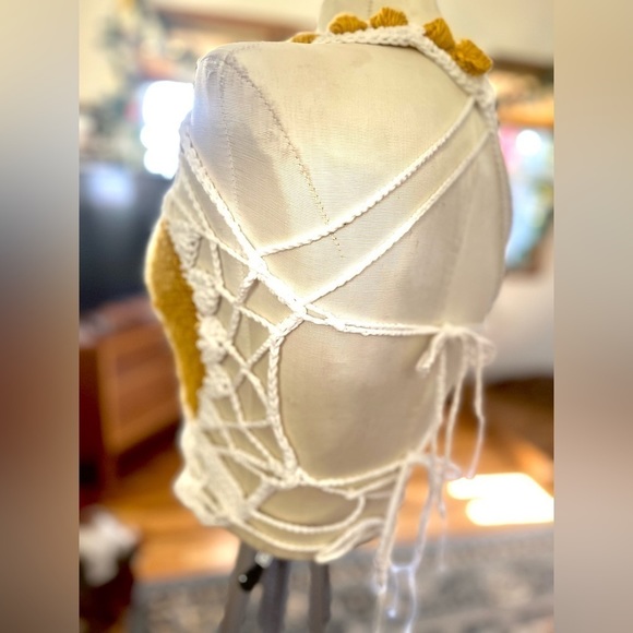 YELLOW AND WHITE CROCHETED FESTIVAL TOP - Picture 7 of 11